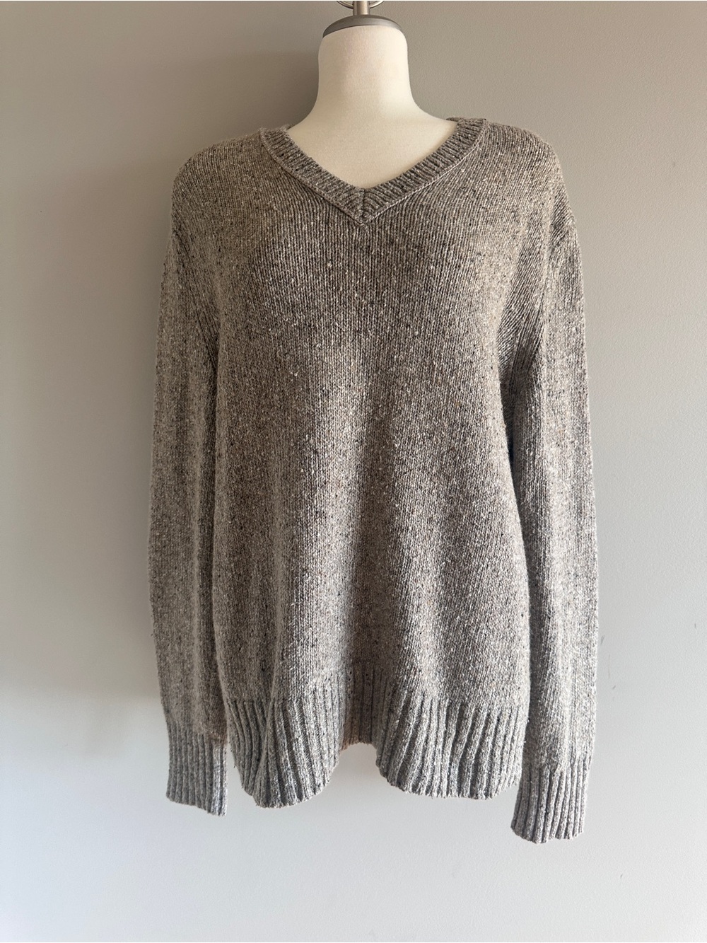 Banana Republic Gray V-Neck Knit Sweater